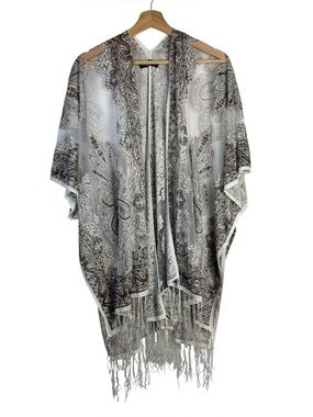 Mia Moda Boutique Gray Floral Sheer Fringe Hem Short Sleeve Kimono OS